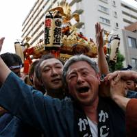 Japanese women have a life expectancy of 86.8 years while men have a life expectancy of 80.5 years. Continuing streak, Japan leads world in life expectancy, WHO report says