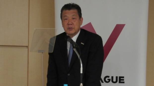 V. League chairman Koji Shimaoka announces the details of the Super League plan on Wednesday. Volleyball league announces shakeup but will not turn professional