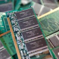 After embattled Toshiba Corp. decided to negotiate exclusively with a consortium of Japan, U.S. and South Korean entities over the sale of its memory unit, a lawsuit filed by Western Digital Corp. appears to be the biggest hurdle that needs to be cleared before the sale. Hon Hai still in running for Toshiba Memory, Gou says