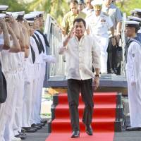 Philippine President Rodrigo Duterte boards the Maritime Self-Defense Force destroyer Izumo, which made a call at Subic Bay on Sunday. Duterte pays visit to MSDF destroyer in Subic Bay