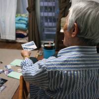 An elderly man on welfare recounts his young days in Tokyo in May 2016. The number of households on welfare in Japan in March increased by 2,588 from the previous month to hit a record high of 1,641,523, up for the first time in three months, the Ministry of Health, Labor and Welfare said Wednesday. Households on welfare in Japan hit record high in March, topping 1.6 million
