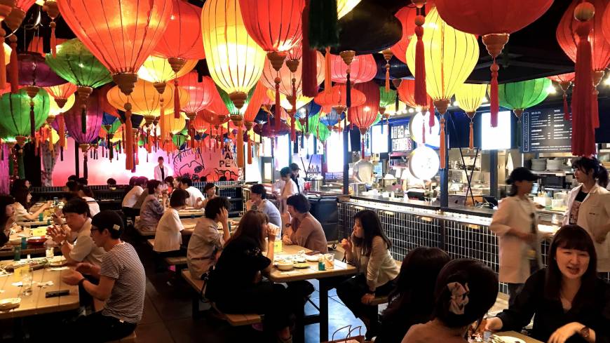 Sanagi Shinjuku is so buzzy you forget you are dining under an overpass. Sanagi Shinjuku