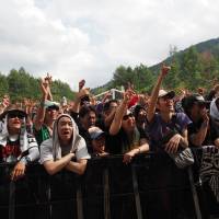 Like it loud: Revelers at last year’s Fuji Rock Festival. Tilt toward domestic acts risks watering down uniqueness of Japan's big music fests