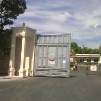 The main gate to Thai King Vajiralongkorn’s sprawling Dhaveevatthana Palace, home to Buddha Monthon Temporary Prison. Dhaveevatthana prison: hell on Earth in Thailand
