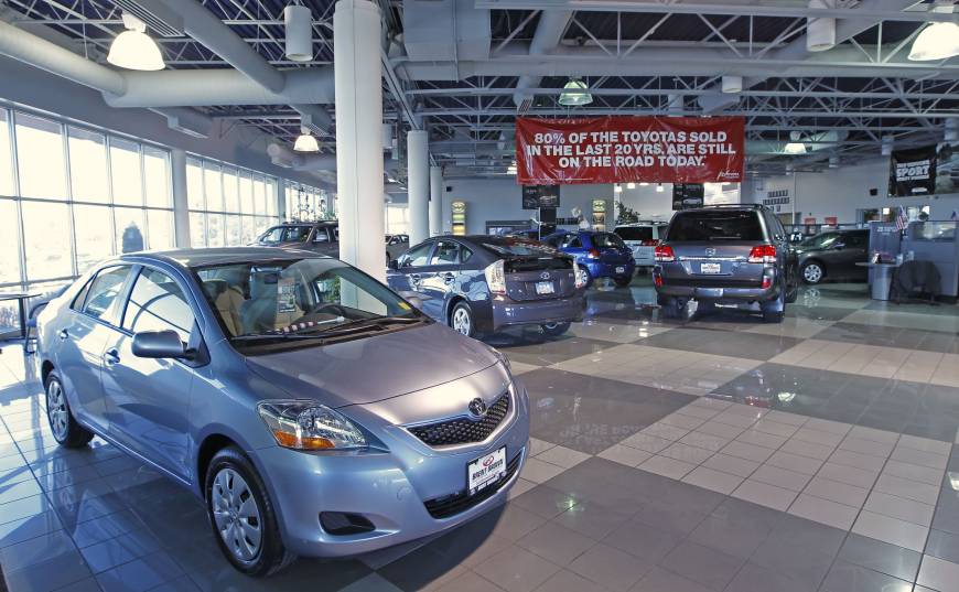 Toyota shifts to rental cars, fleet sales for boost in