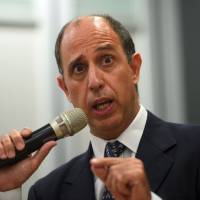 Tomas Quintana, the U.N.’s special rapporteur on the situation of North Korean human rights, speaks during a news conference wrapping up his five-day South Korean trip in Seoul on Friday. U.N. official eager to take up abduction issue if cleared to visit North Korea