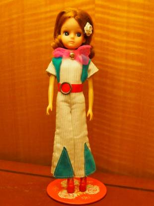 Second generation (1972-81): Licca-chan dolls in the 1970s were interested in lifestyle pursuits.