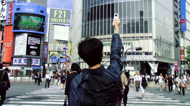 Sharing the future: Yosuke Ushigome’s most recent video project, “Professional Sharing,” explores the nature of sharing economies as he runs madcap around Shibuya. Designer Yosuke Ushigome finds solutions to culture shock in English and humor
