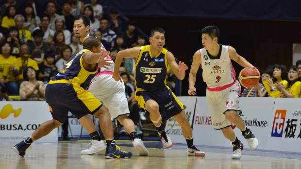 Guard Seiya Ando, seen playing for the Akita Northern Happinets last season, will remain in the top division with the Alvark Tokyo for the 2017-18 campaign. Move from Akita to Tokyo a boost for Ando