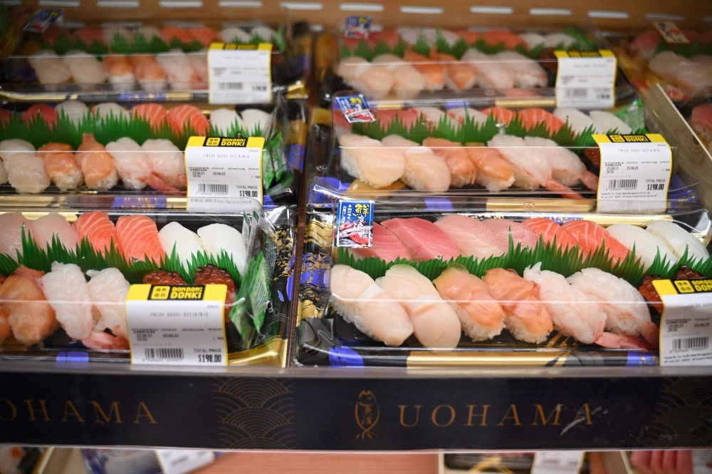 China's sushi fans flounder over Fukushima water r