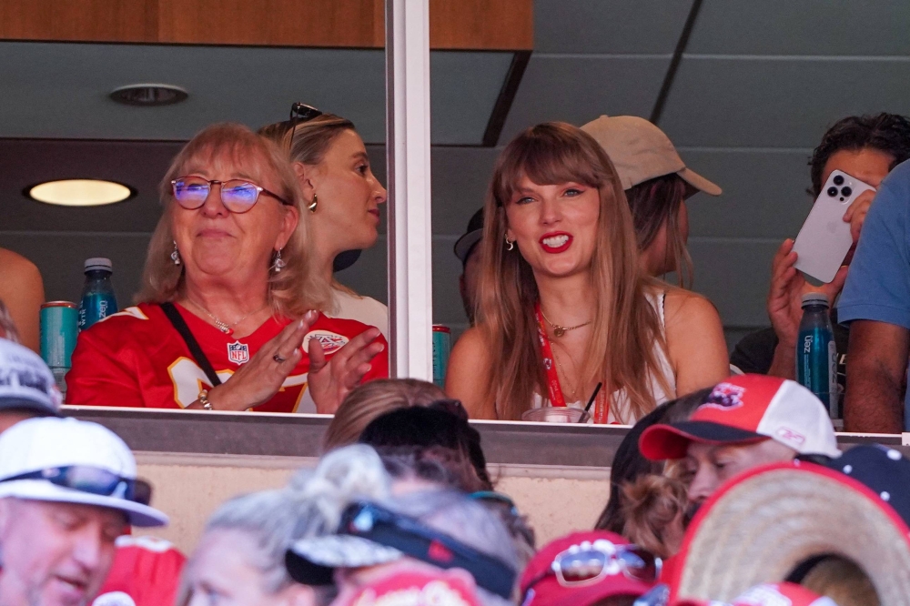 Travis Kelce jersey sales spike nearly 400% after Taylor Swift attends  Chiefs game