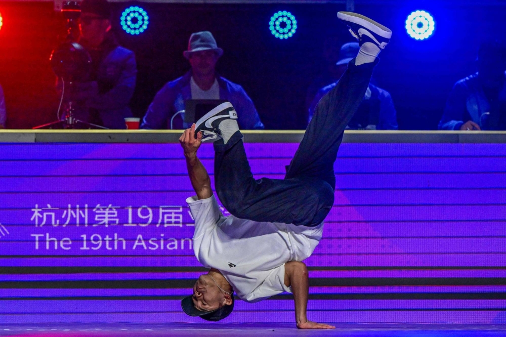 'Shigekix' Nakarai dances to Asian Games breaking gold and Olympic spot