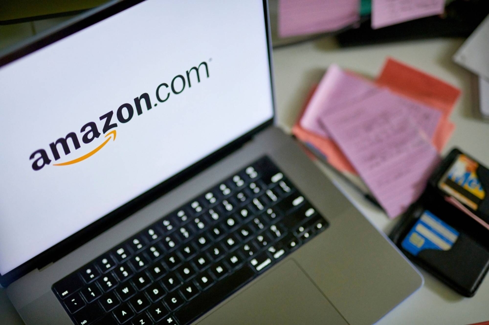 Pursuing rivals, Amazon announces corporate AI chatbot