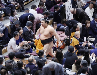 Kirishima takes Emperor’s Cup and yokozuna hopes from Takakeisho