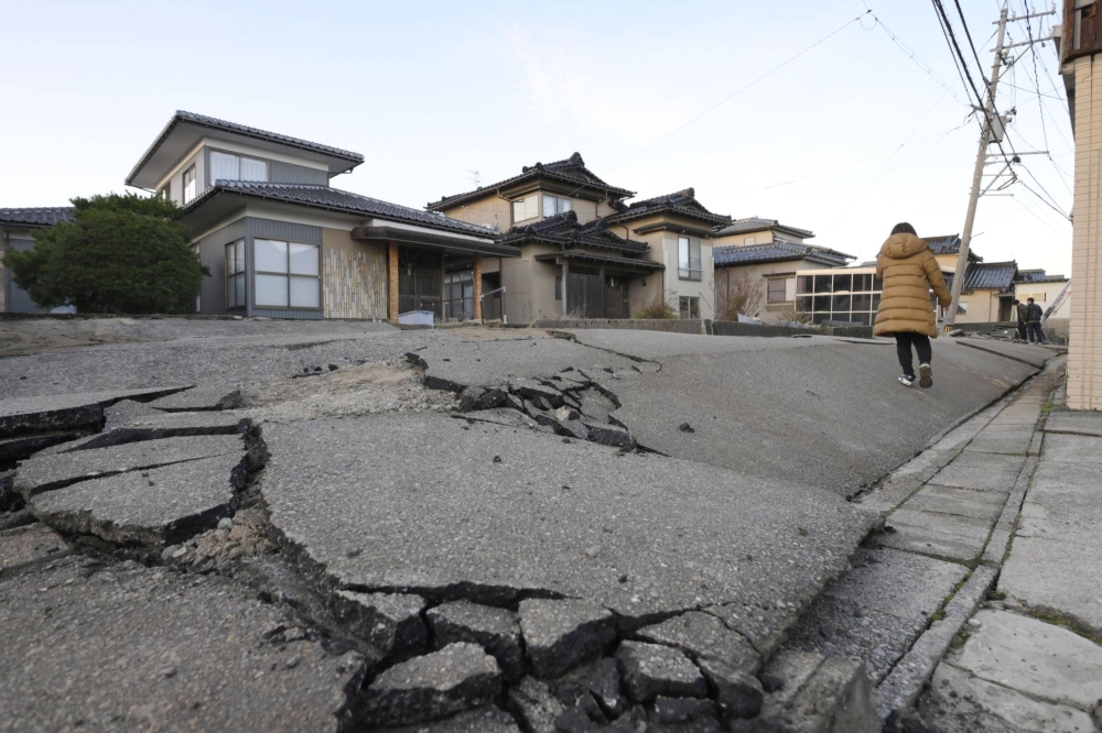 専門家は、逆断層が日本の地震の原因である可能性があると言います