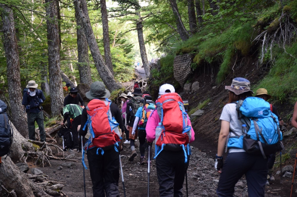 Yamanashi to collect ¥2,000 from Mount Fuji climbers - The Japan Times