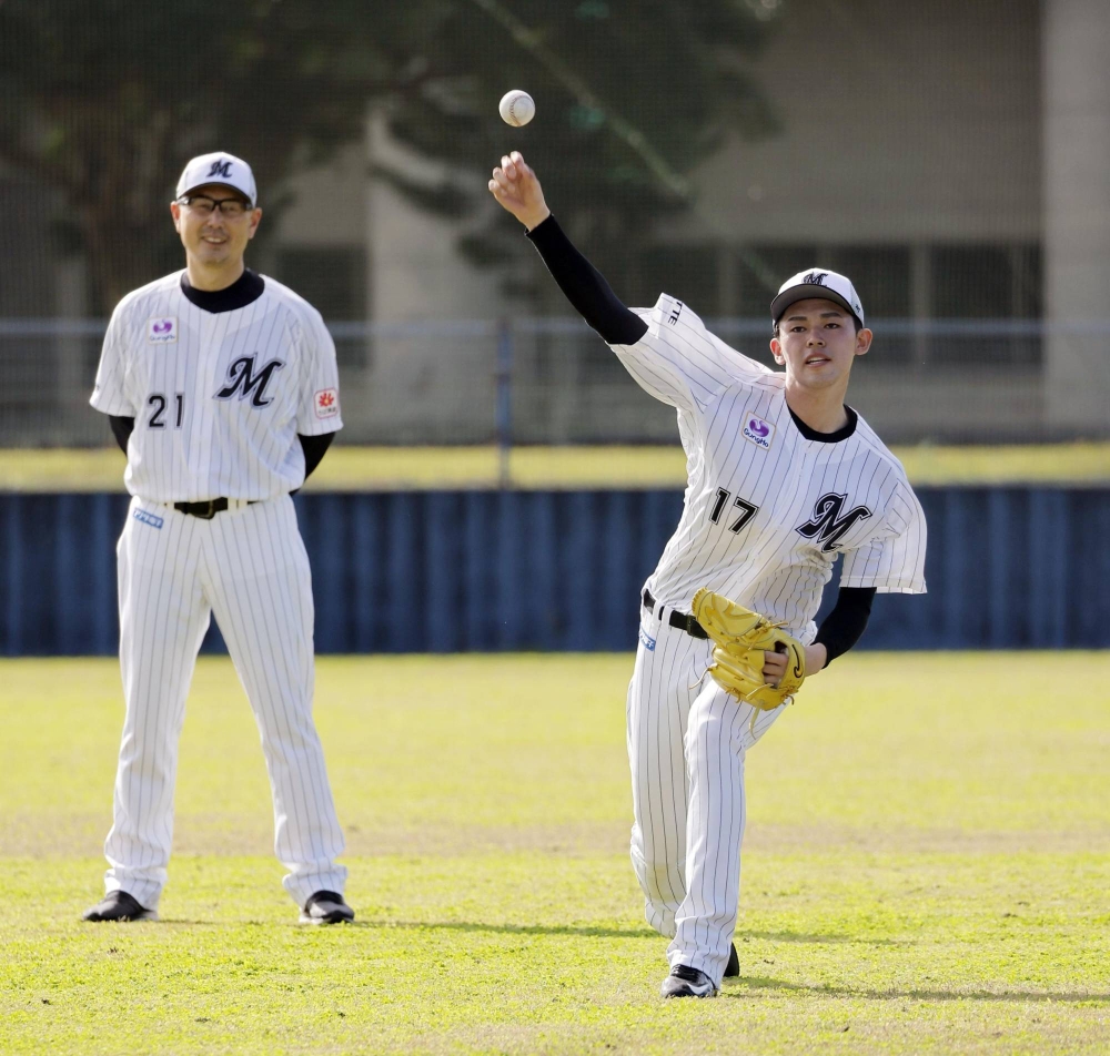 野球監督の吉井は、高等教育の利点を強調しています。