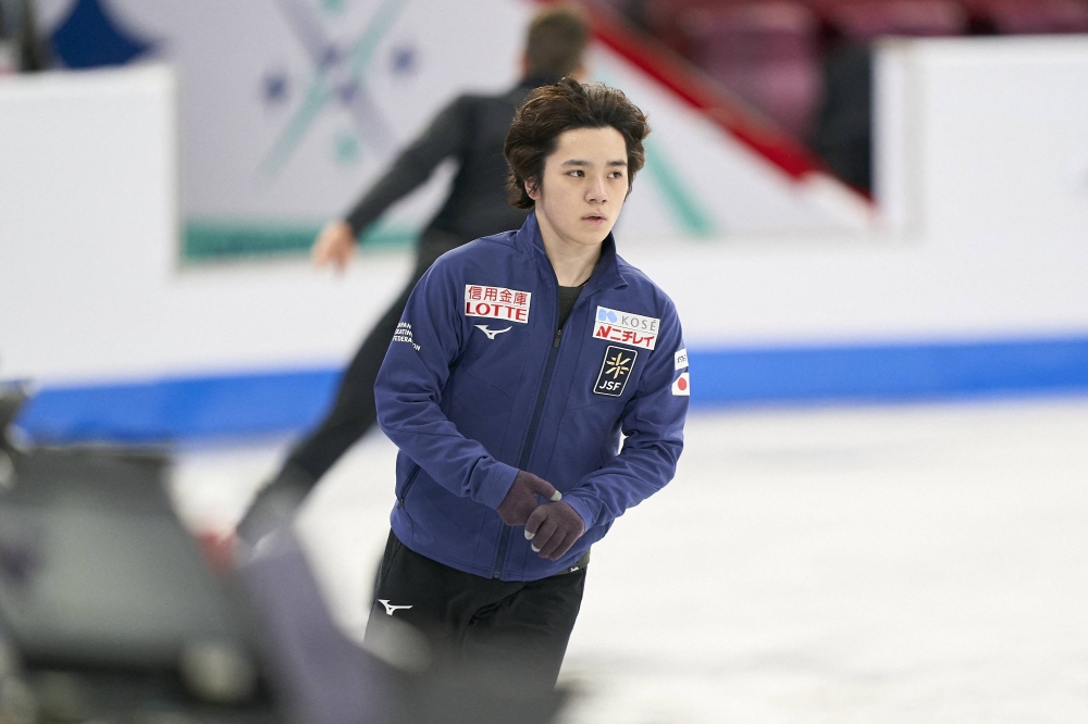Sakamoto and Uno aim for third consecutive world figure skating titles