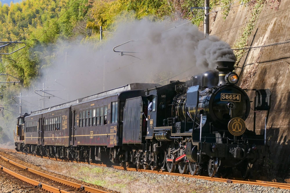 One last journey for Japan’s oldest steam train