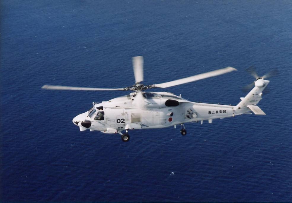 伊豆諸島で海自ヘリ墜落、７人行方不明