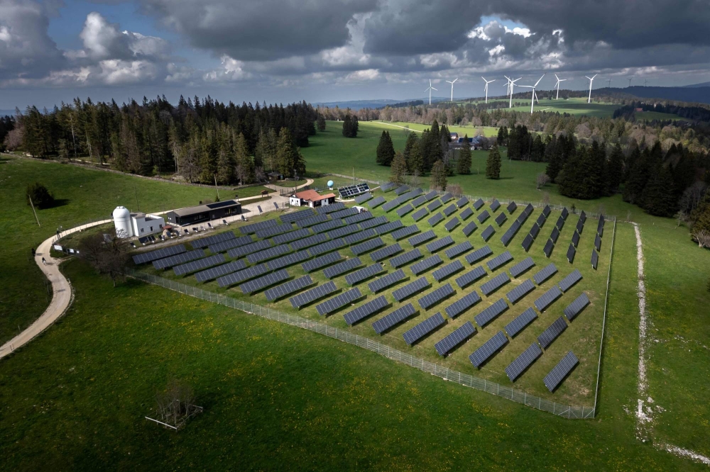 Clean energy spending set to reach twice that on fossil fuels, IAEA reports