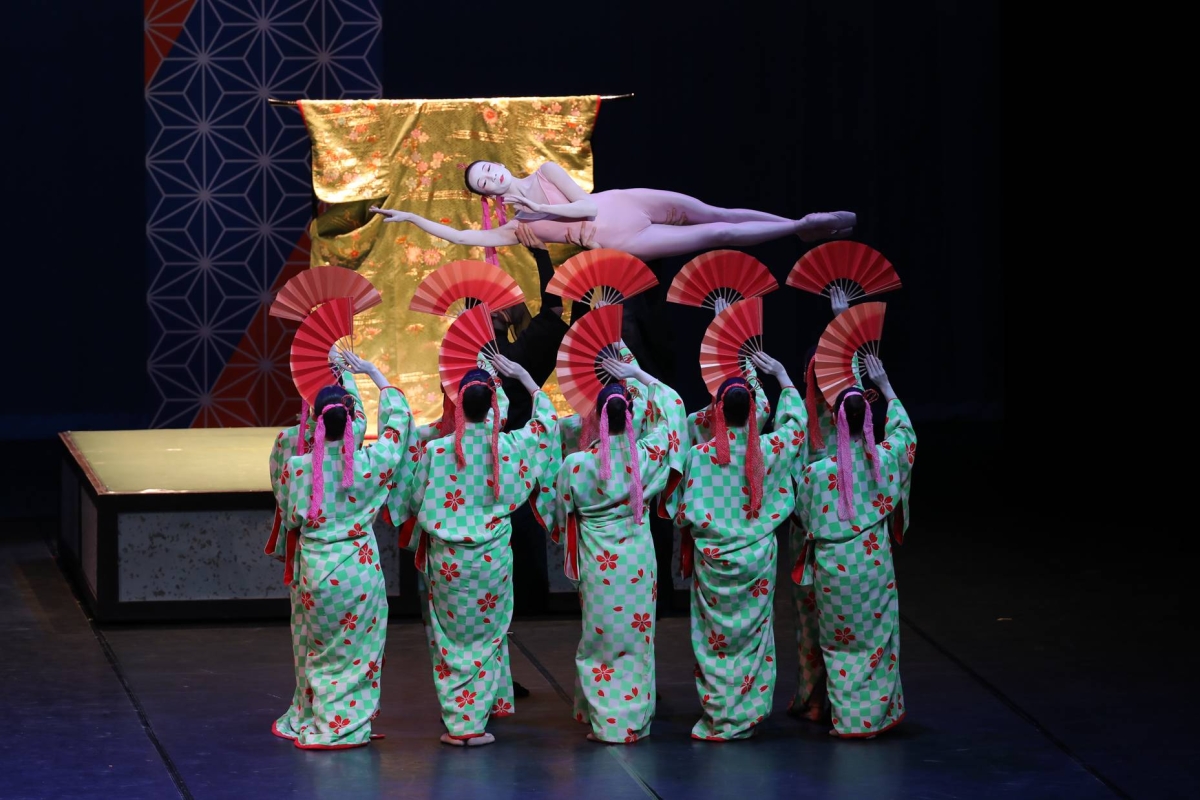 未開封 BEJART BALLET LAUSANNE WORLD TOUR写真集 Ballet for Life, legendary work by Maurice Béjart set to