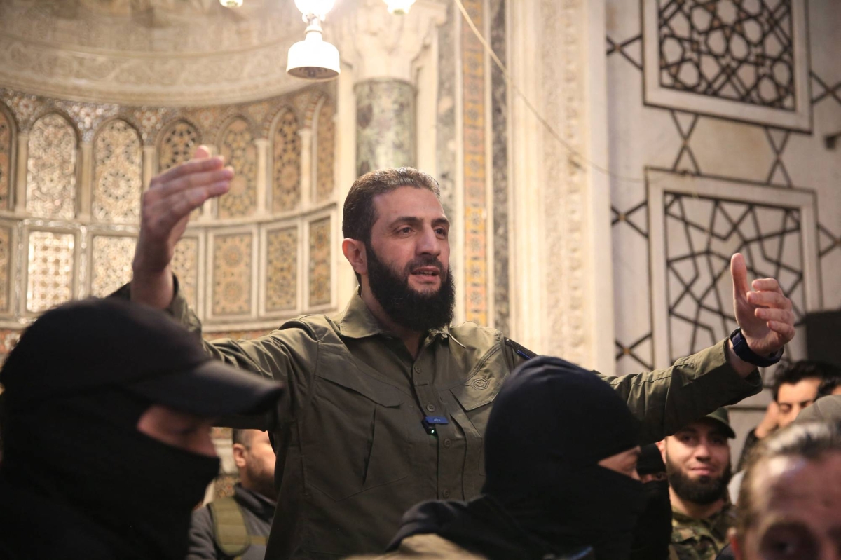  Syrian rebels topple Assad who flees to Russia in Mideast shakeup 