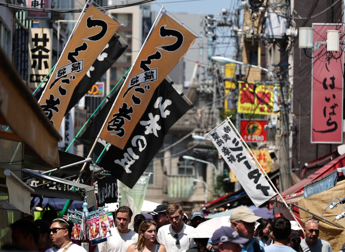Japan hits record 33.4M visitors in 11 months.