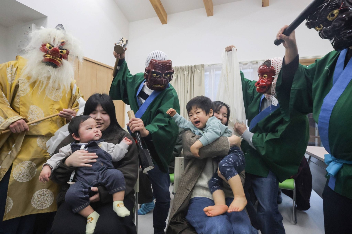 2720: Japan has only one child.