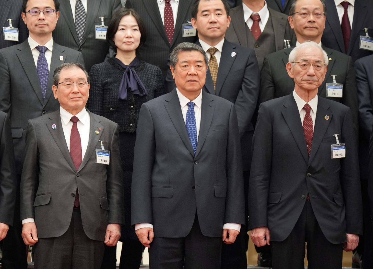 Japanese business leaders meet Chinese vice premier.