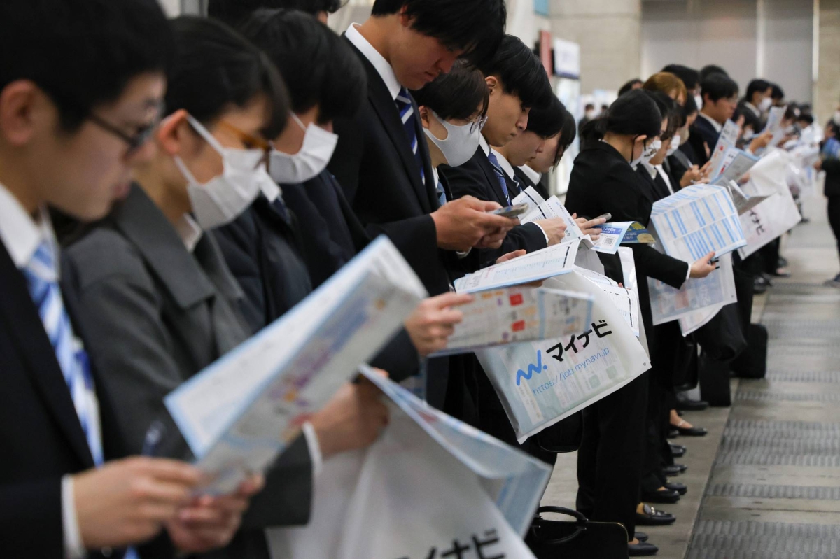 Japanese companies host job fair for 2026 graduates.