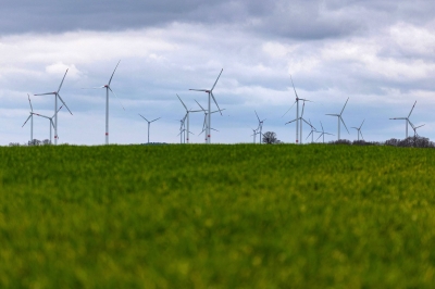 Man dies after wind turbine blade falls in an Akita park