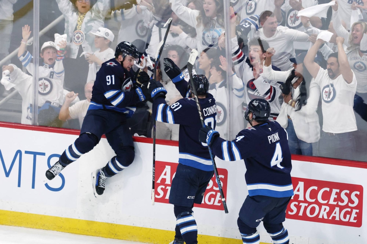  Jets cap comeback with double-OT win over Blues in Game 7 