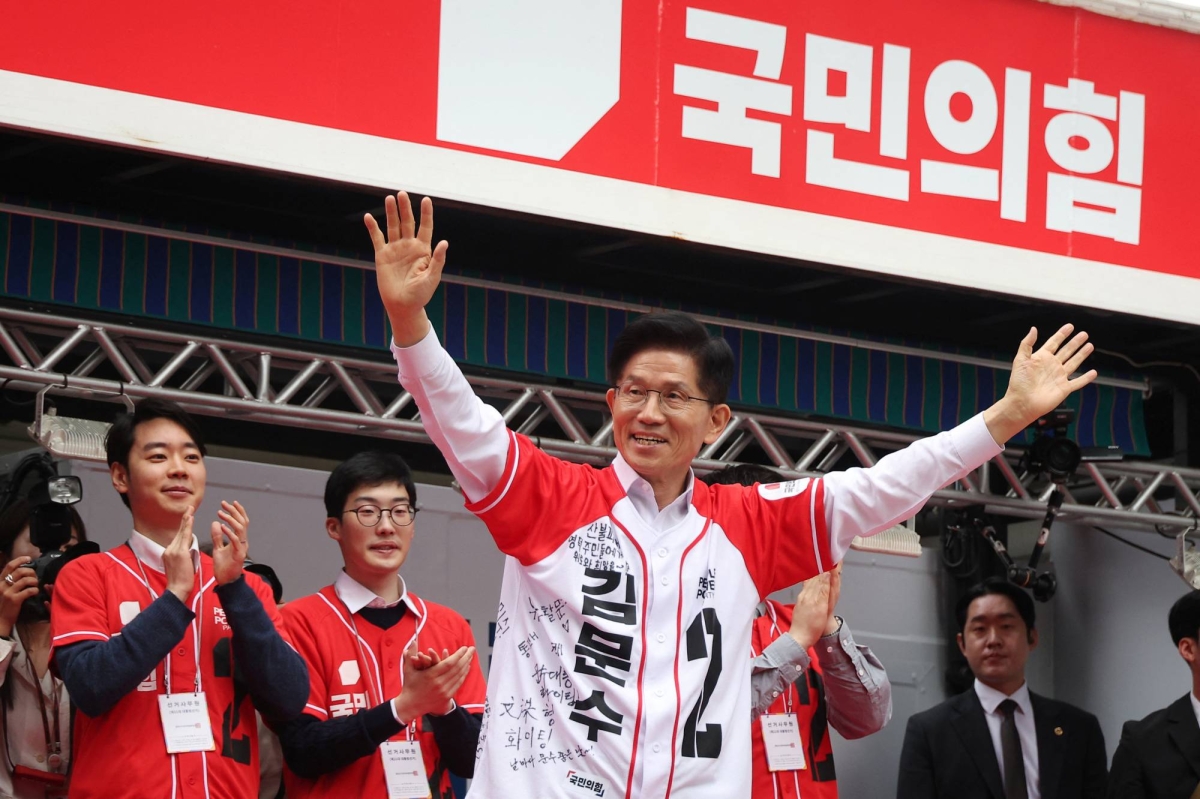 South Korean conservative presidential candidate open to discussing U.S. troop costs