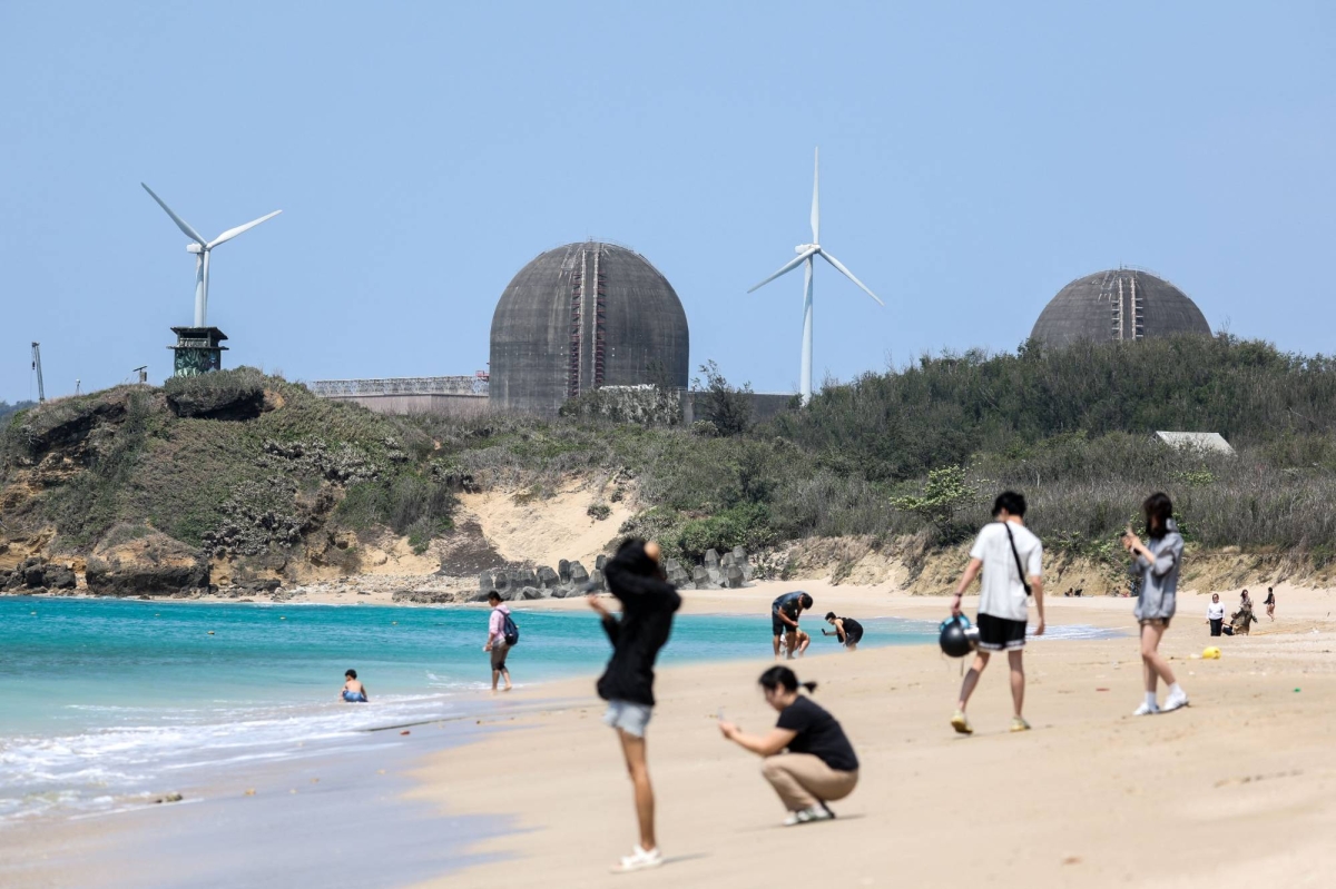  Taiwan to hold referendum on restarting closed nuclear reactor 