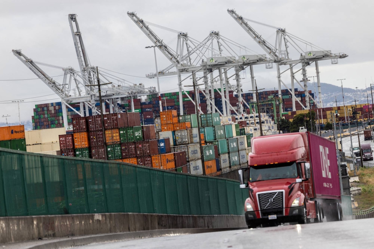  If trade court ruling stands, Trump seen shifting to other options for tariff assault 