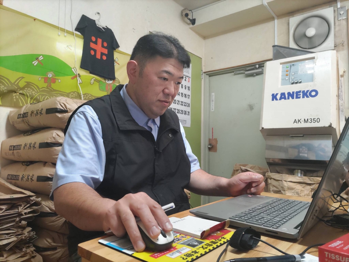 Farm ministry starts accepting applications for older rice from small buyers