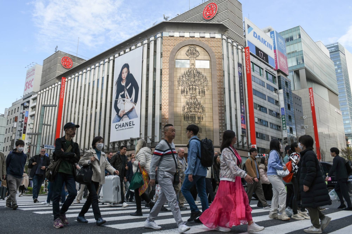  April household spending drop deals blow to Japans shrinking economy 