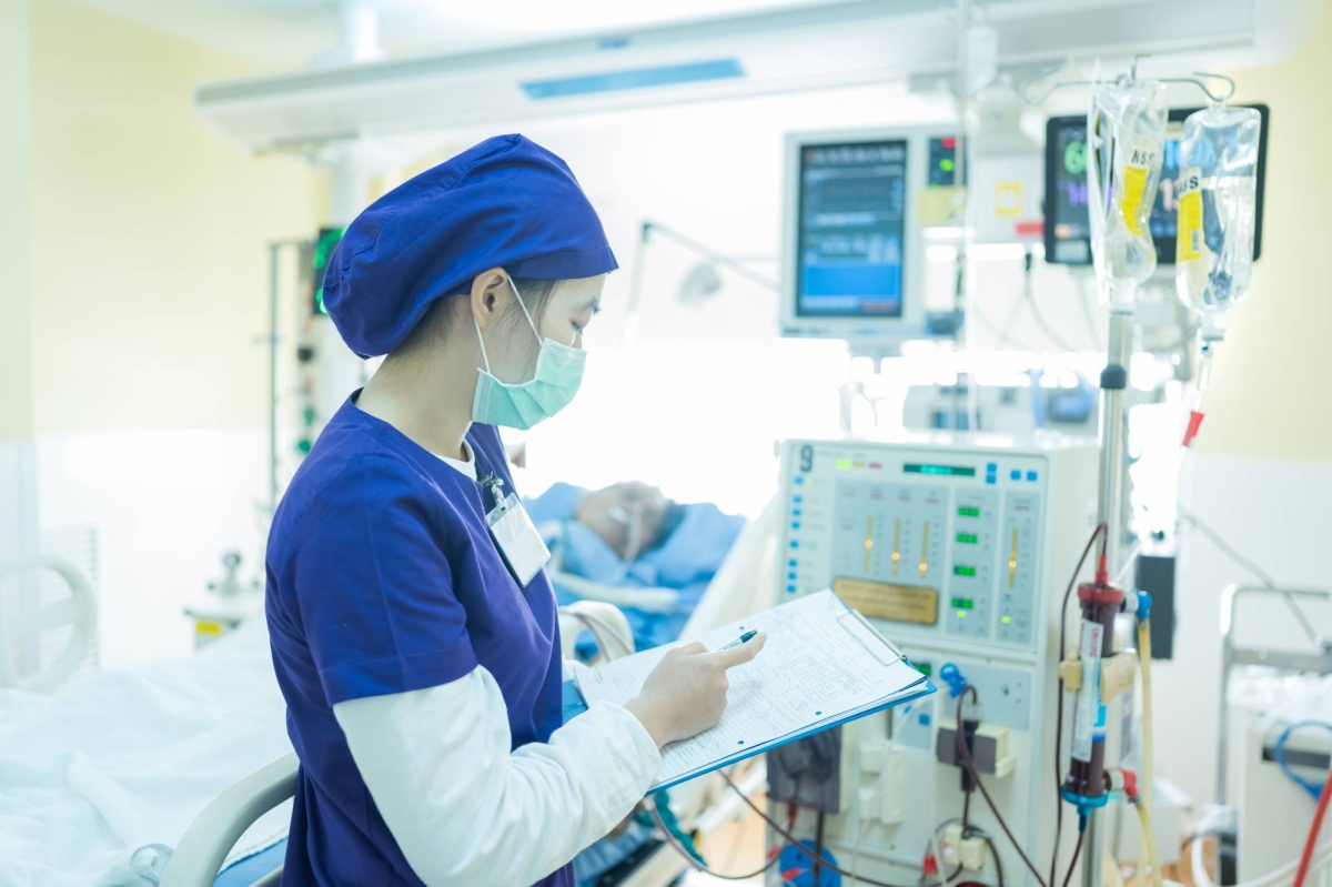 About half of people who died from cancer discussed last days with doctors
