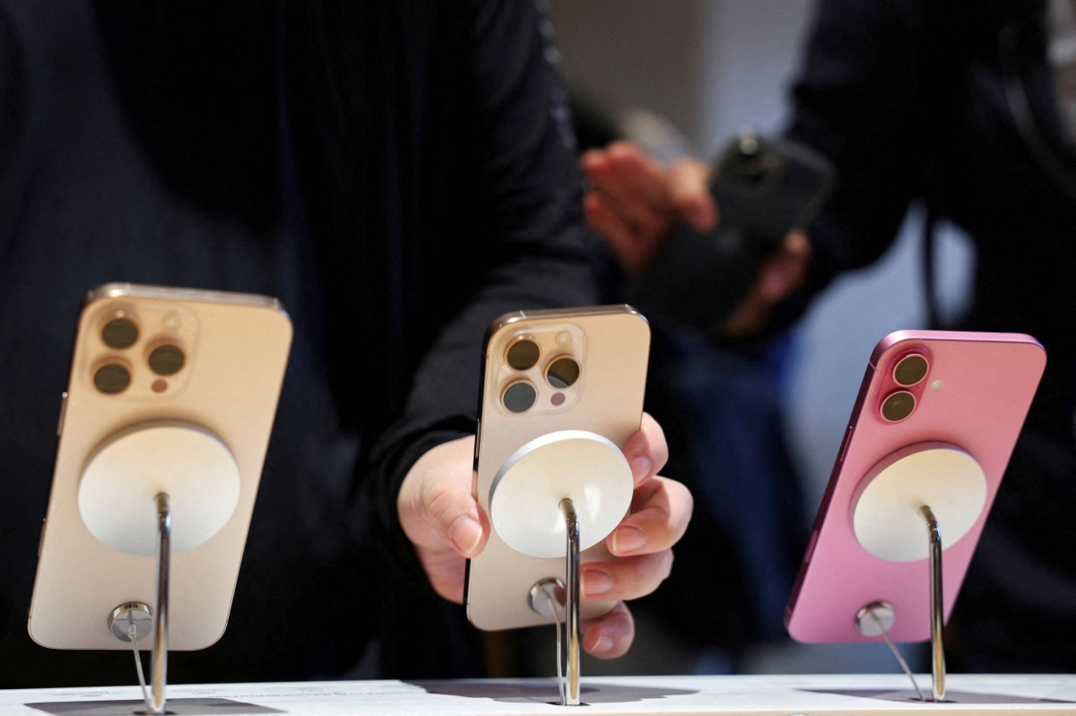  Study finds smartphone bans in Dutch schools improved focus 
