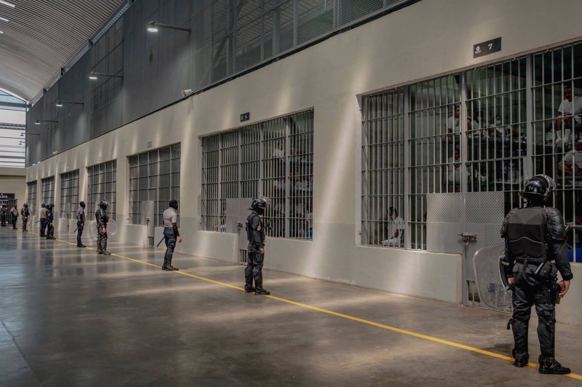  Lawyers say new evidence challenges Trump on El Salvador prisons 