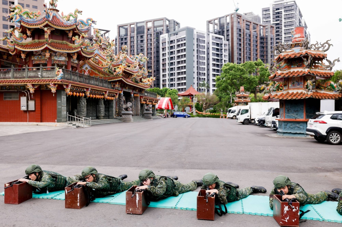 Taiwan simulates attacks on military command in annual war games