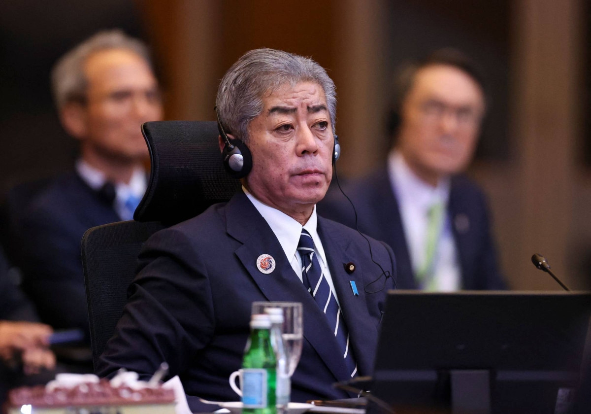  Japan urges China to ensure access to rare earths and magnets 