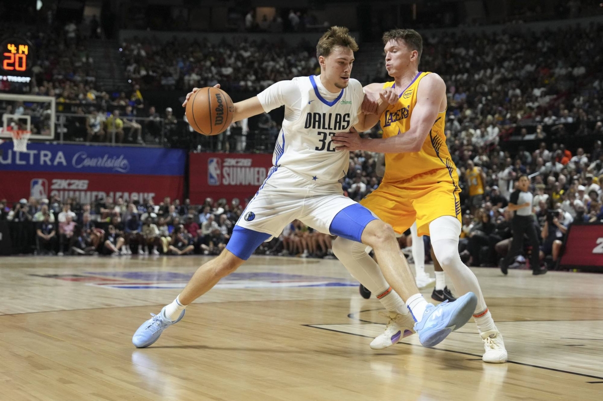 No. 1 pick Cooper Flagg scores 10 in Summer League debut for Mavericks