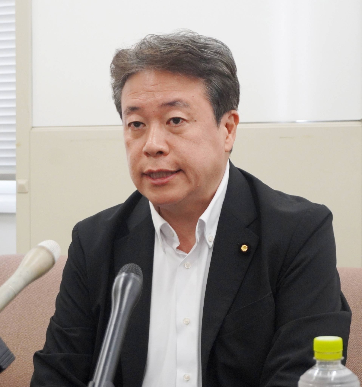 Noto assemblies urge LDP lawmaker to step down over quake gaffe