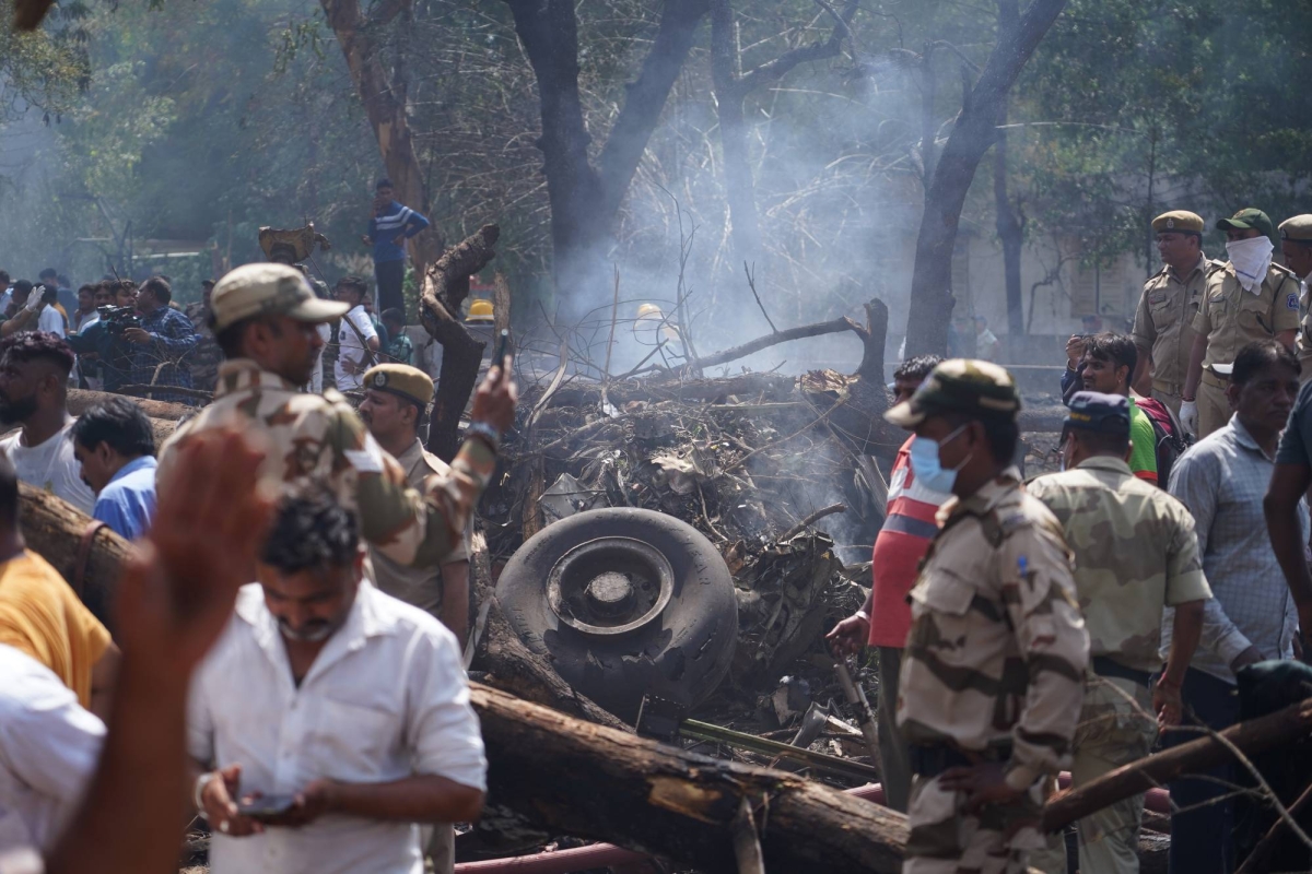Air India junior pilot asked why captain turned off fuel switches, sources say