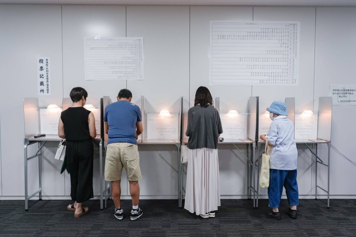 47% turn to social media and videos for voting decisions: exit poll