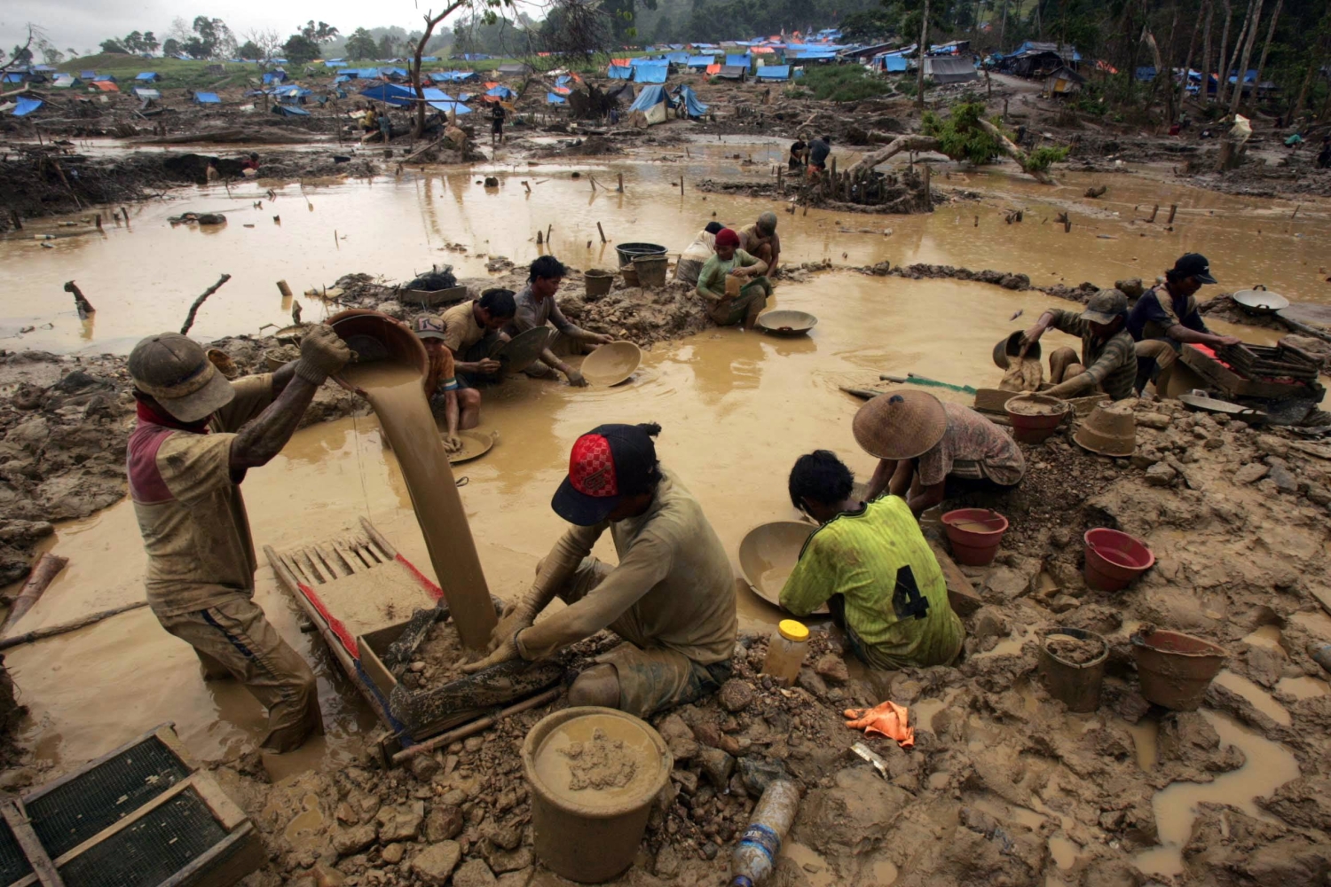 Indonesia grapples with small-scale illegal gold mining