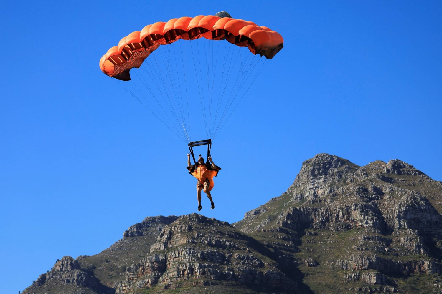 South African Wallis pushes wingsuit flying to global heights