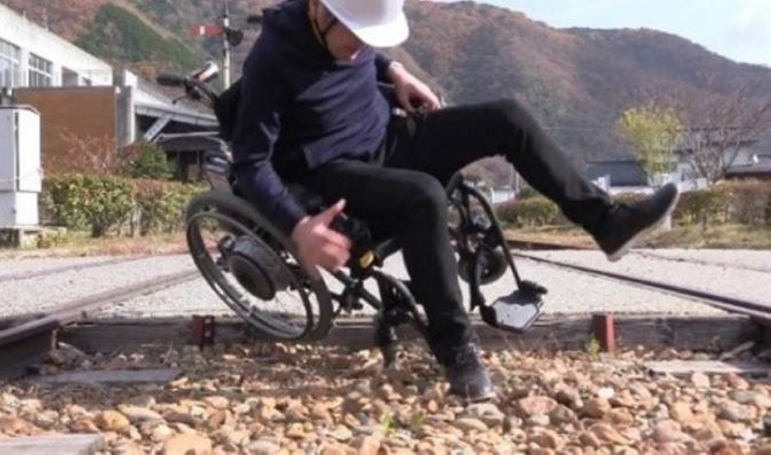 Older people using electric wheelchairs and bikes warned of fall risks